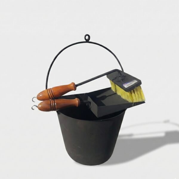Balde + pala y escoba